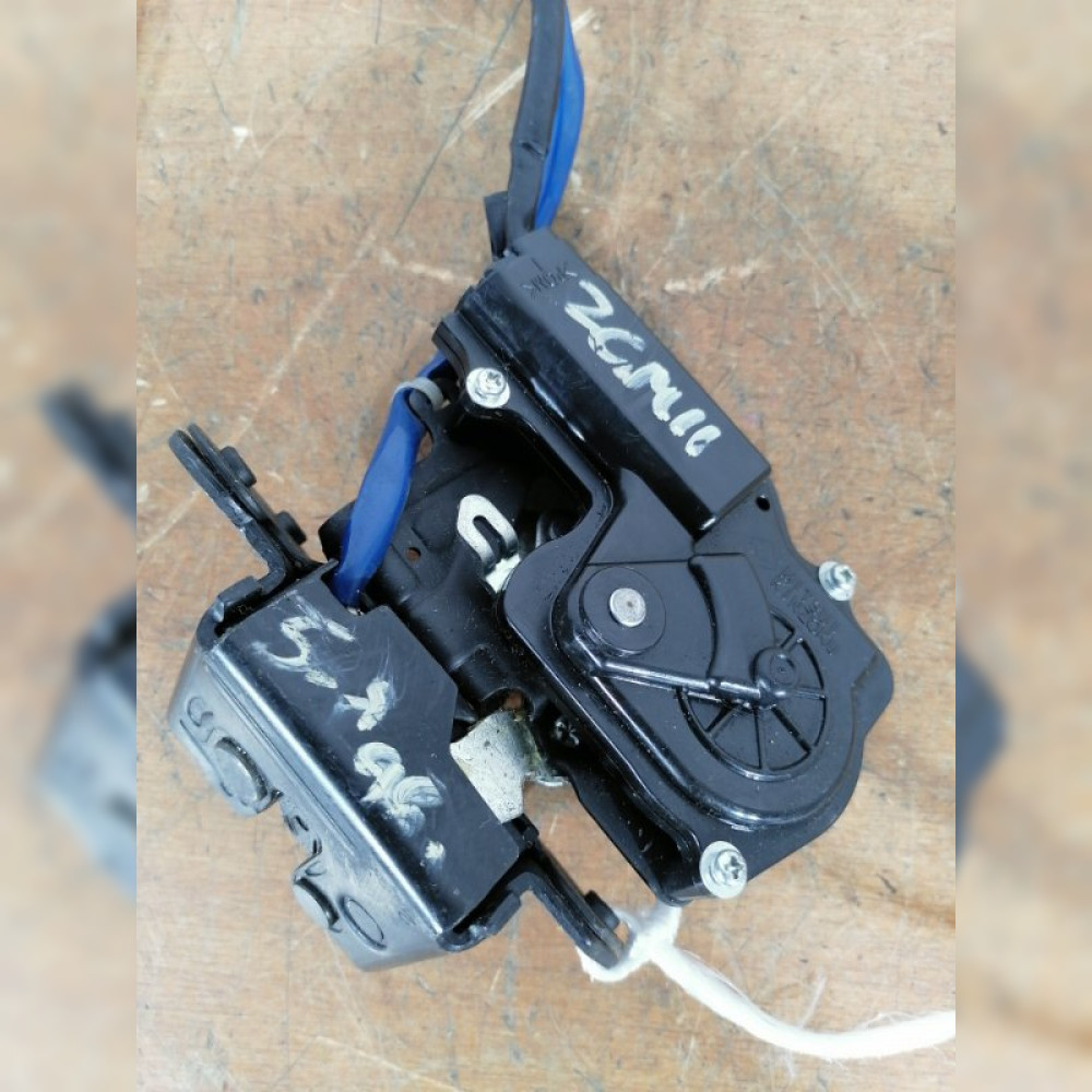 Замок на Toyota Isis ZGM11W 3ZRFAE, арт. 16676