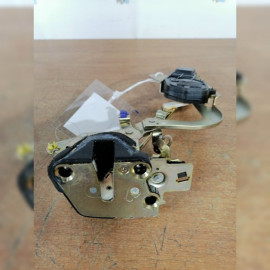 замок двери на Suzuki Swift HT51S M13A, арт. 17077