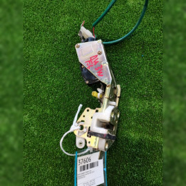 замок двери на Mazda Demio DW3W B3E, арт. 37606
