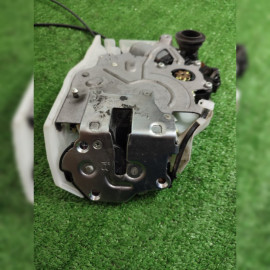замок двери на Toyota Porte NCP141 1NZFE, арт. 65843