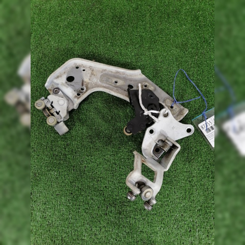 ролик раздвижной двери на Nissan Serena C25 MR20DE, арт. 87353