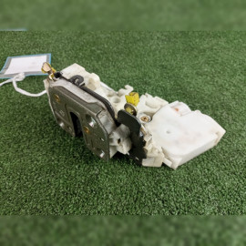 замок двери на Nissan Primera P11 SR18DE, арт. 91021