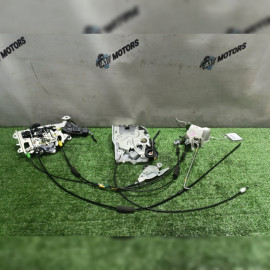 замок двери на Toyota Noah ZWR80 2ZRFXE, арт. 103231