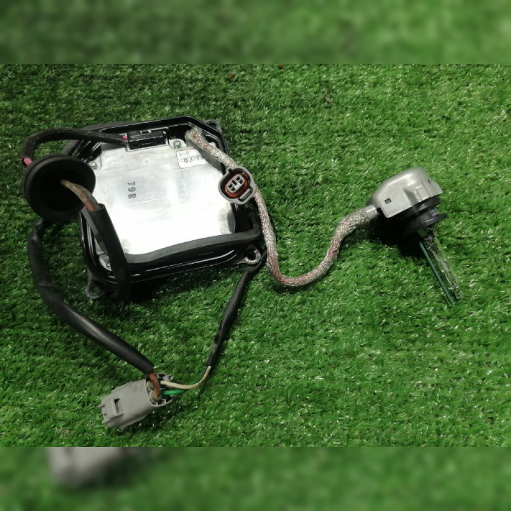 Блок розжига ксенона на Toyota Voxy ZRR70 3ZRFE, арт. 105201