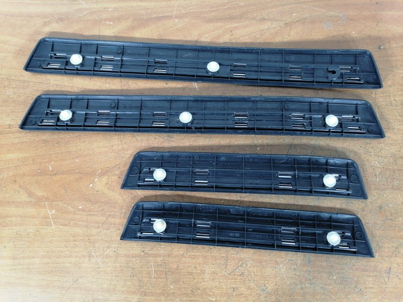 накладка на порог на Toyota Camry AVV50 2ARFXE, арт. 16501