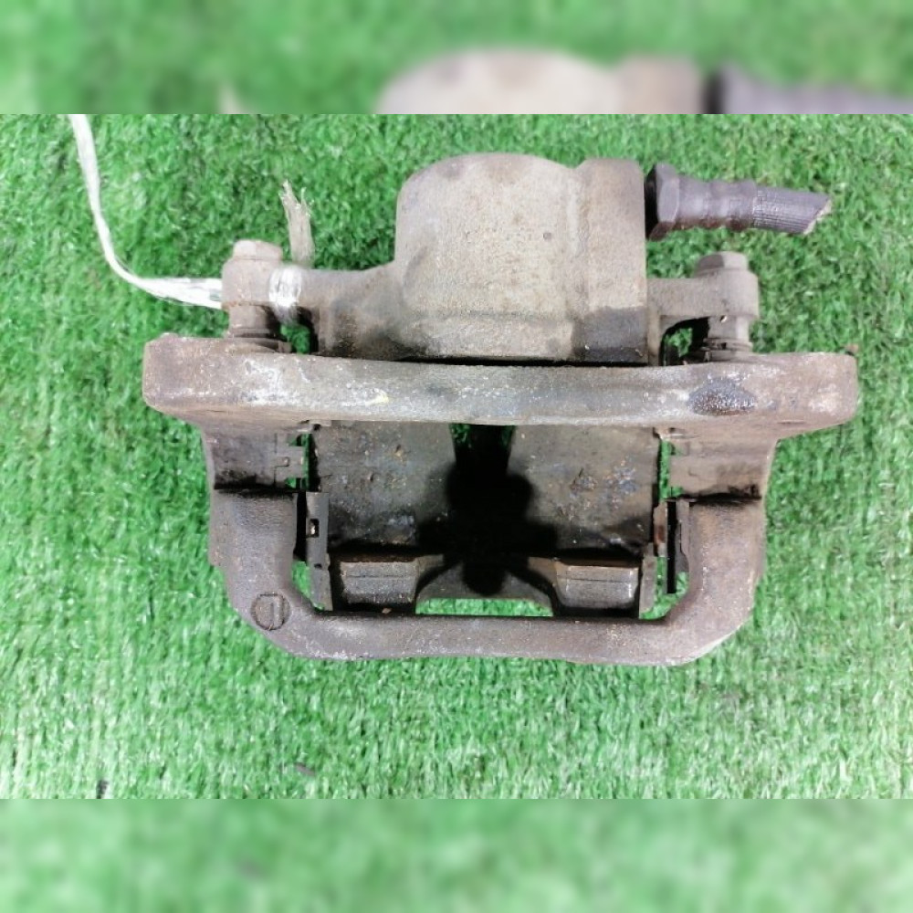 суппорт на Toyota Noah ZRR70G 3ZRFAE, арт. 26171