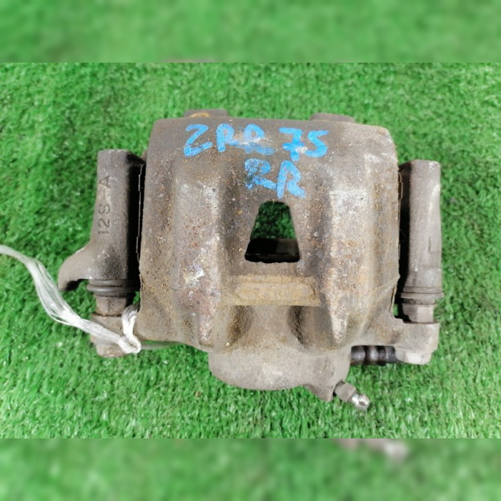 суппорт на Toyota Noah ZRR70G 3ZRFAE, арт. 26171