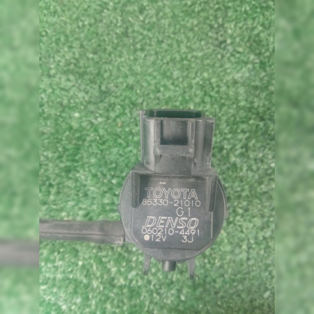 Насос омывателя на Toyota Estima ACR30W 2AZFE, арт. 37824