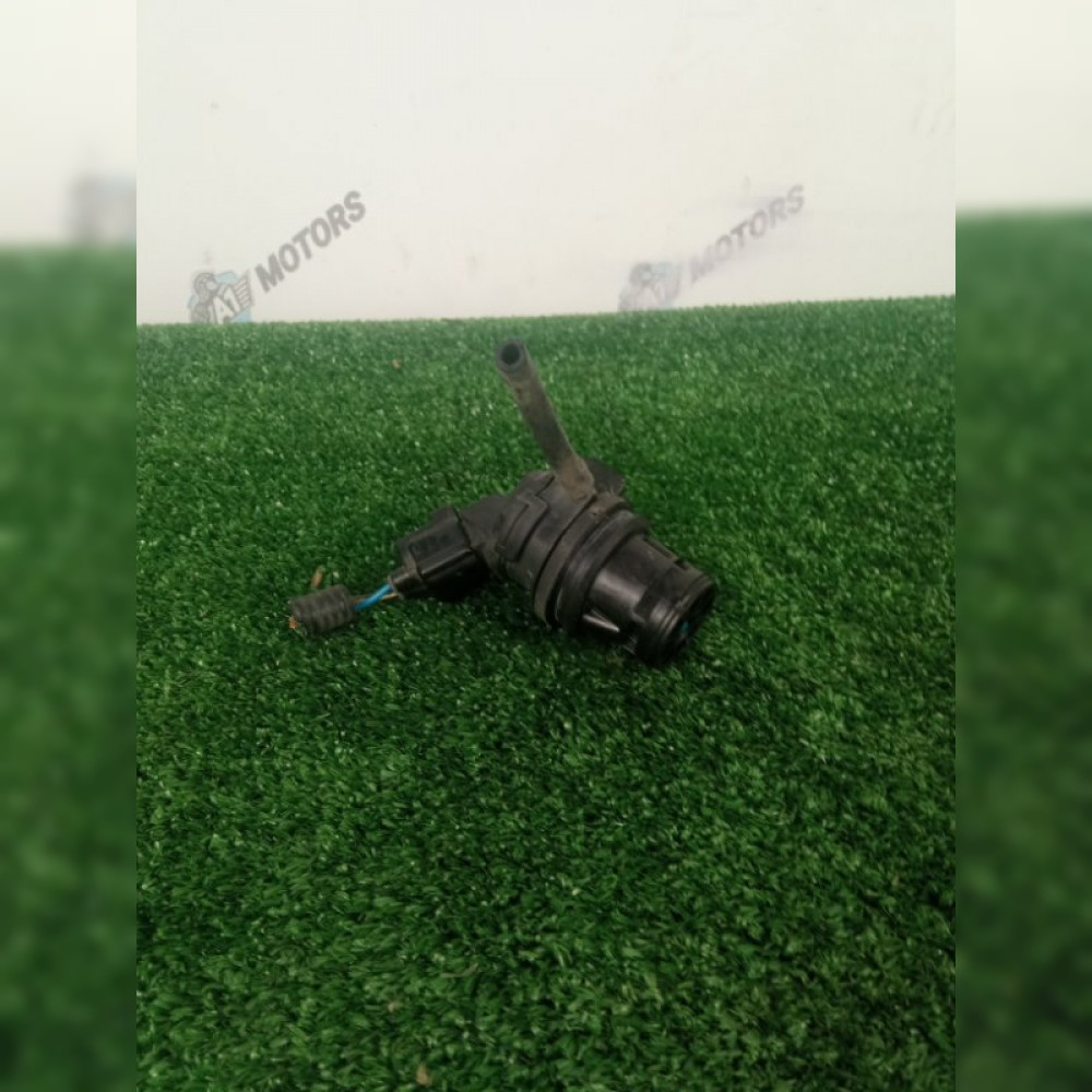 Насос омывателя на Toyota Estima ACR30W 2AZFE, арт. 37823