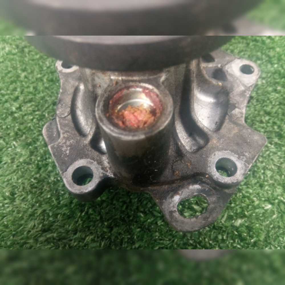 Помпа на Toyota Isis ANM10W 1AZFSE, арт. 37850