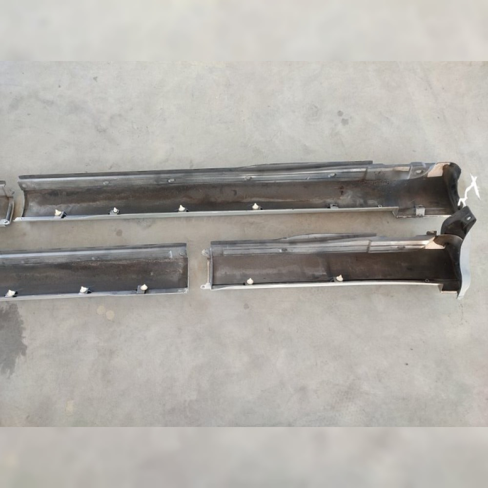 Накладка на порог наружная на Toyota Progres JCG10, арт. 43173