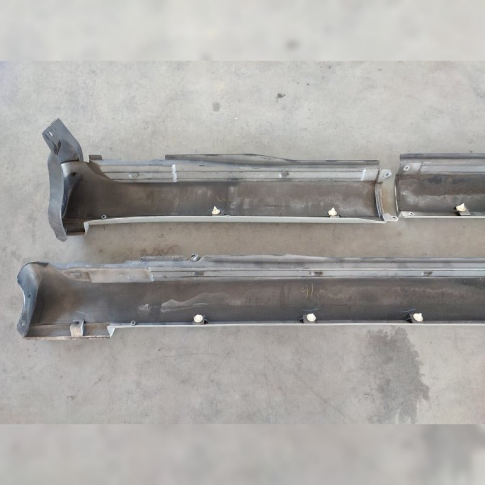 Накладка на порог наружная на Toyota Progres JCG10, арт. 43173