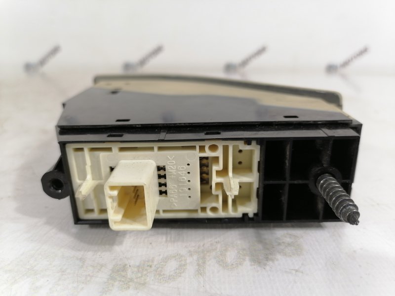 Кнопка парктроника на Lexus LS460 USF40 1URFSE, арт. 44672