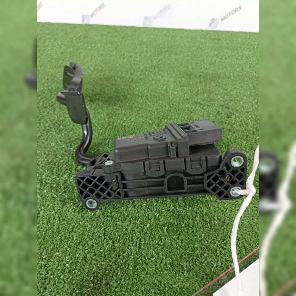 педаль газа на Audi A6 4F5 BDX, арт. 45393