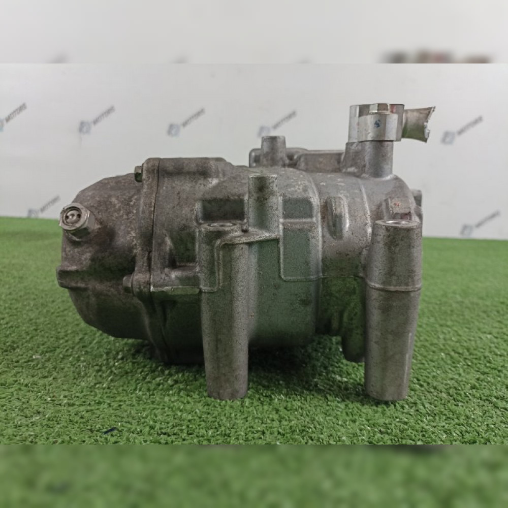 компрессор кондиционера на Toyota Corolla Fielder NKE165 1NZFXE, арт. 48303