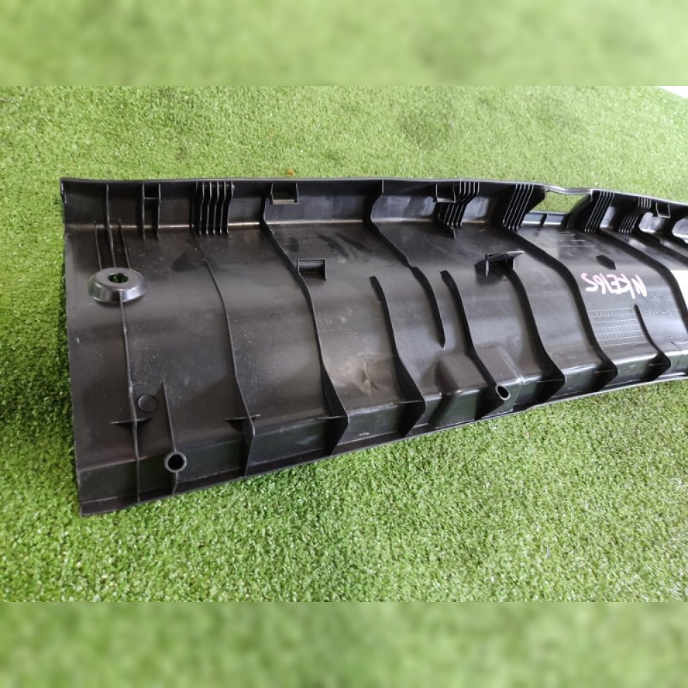 Накладка замка багажника на Toyota Corolla Fielder NKE165 1NZFXE, арт. 49368