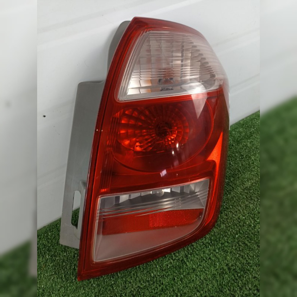 стоп-сигнал на Toyota Ractis NCP100 1NZFE, арт. 56775