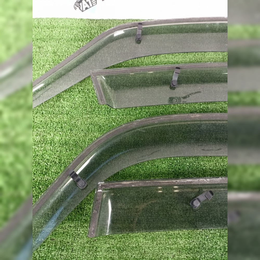 Ветровик на дверь на Suzuki SX4 YA41S J20A, арт. 57006