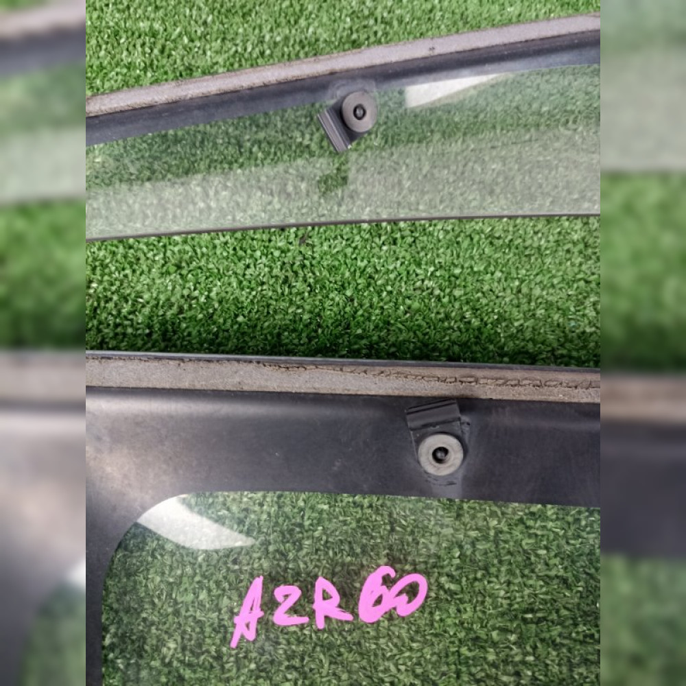 Ветровик на дверь на Toyota Noah AZR60G 1AZFSE, арт. 57008