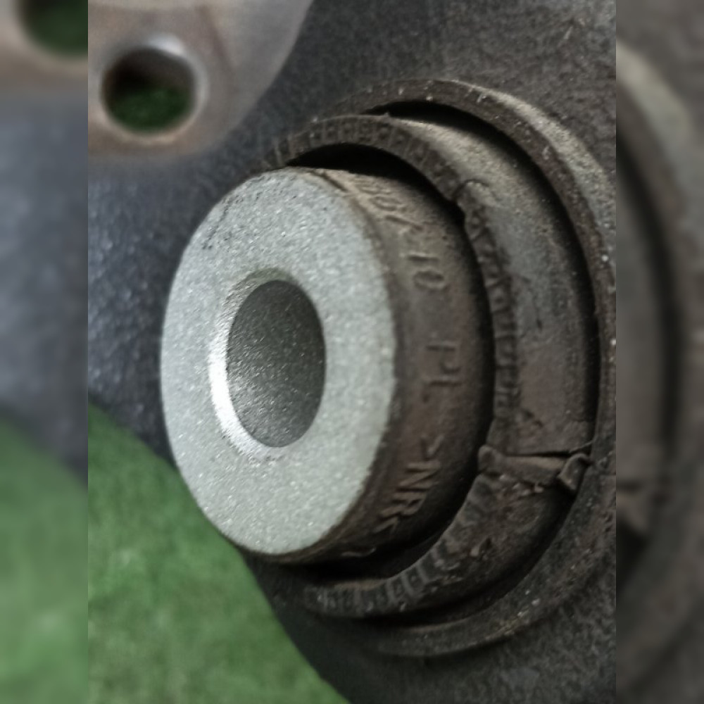 Кулак поворотный на BMW X1 E84 N46B20, арт. 61516