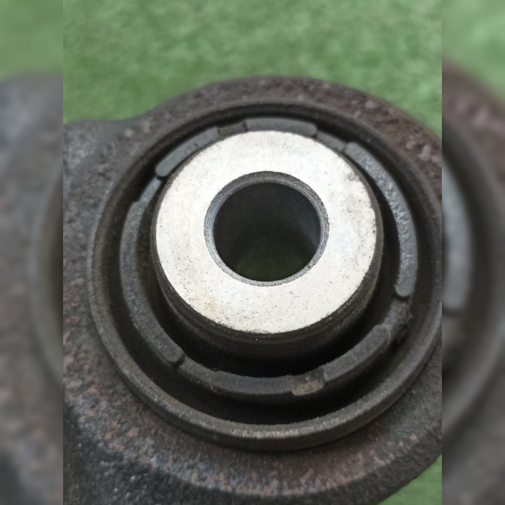 Кулак поворотный на BMW X1 E84 N46B20, арт. 61516