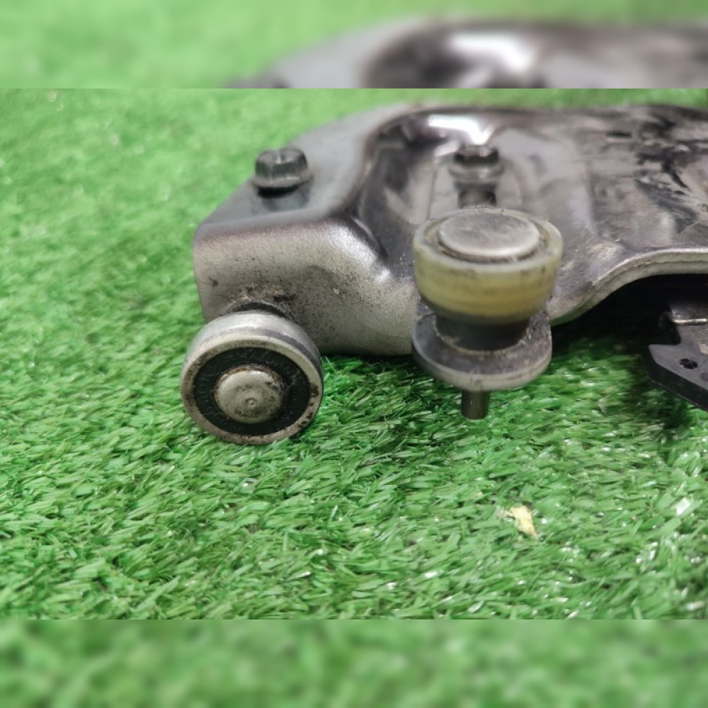 ролик раздвижной двери на Suzuki Solio MA15S K12B, арт. 65590