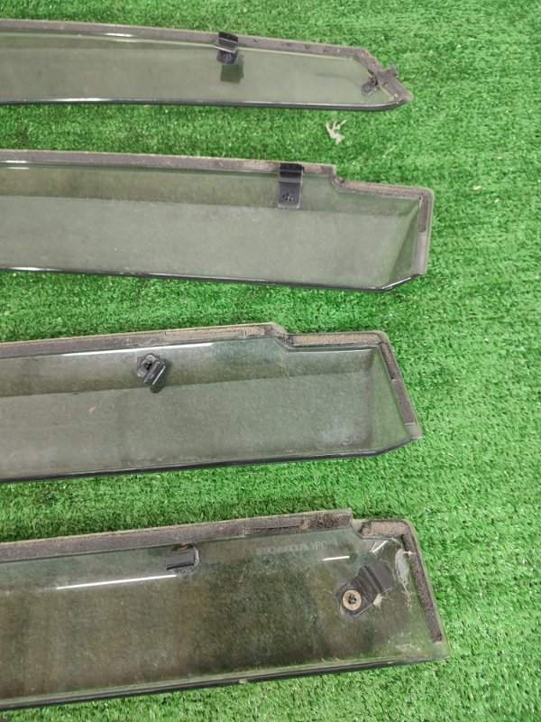 Ветровик на дверь на Honda Stepwgn RG1 K20A, арт. 66904