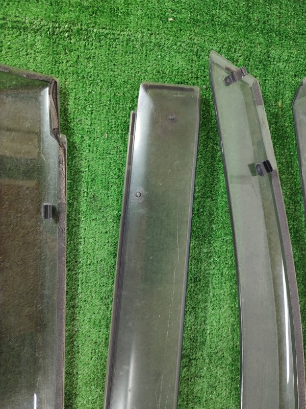 Ветровик на дверь на Honda Stepwgn RG1 K20A, арт. 66904