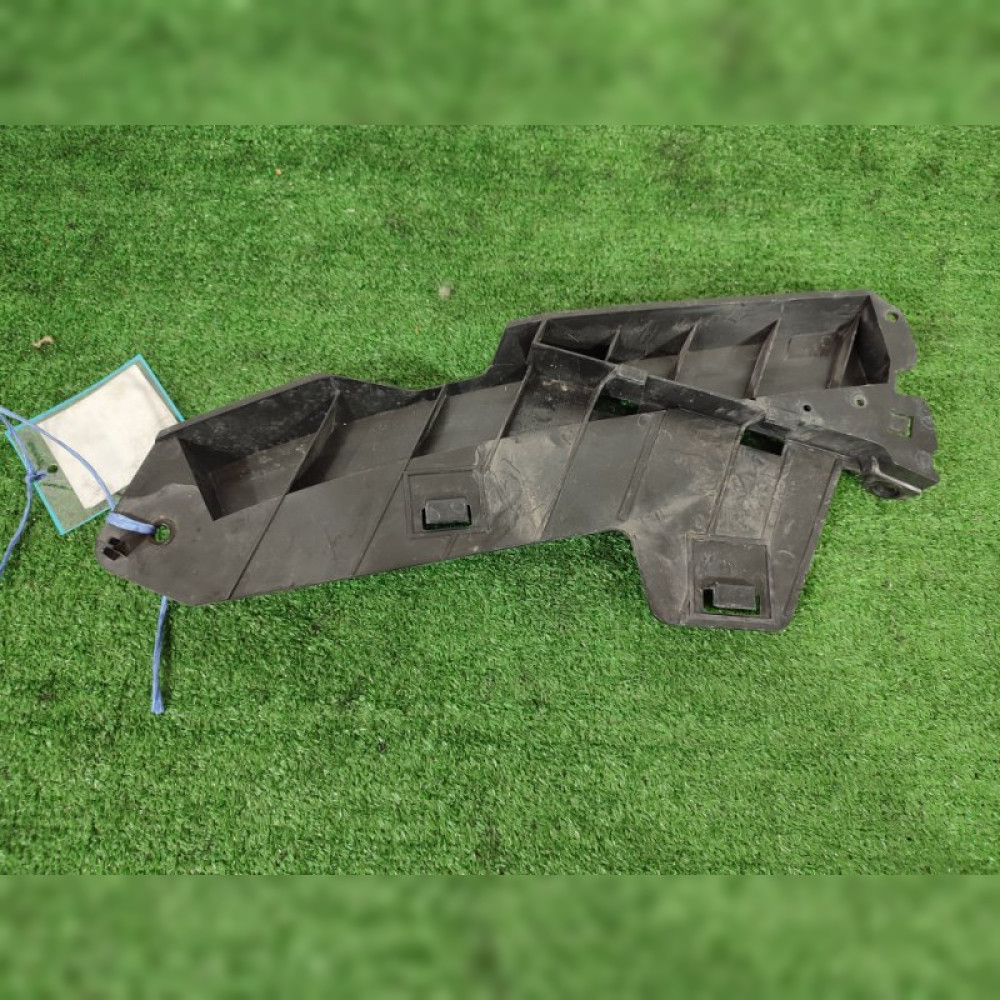 крепление фары на Volvo V70 BW B5254T10, арт. 67726