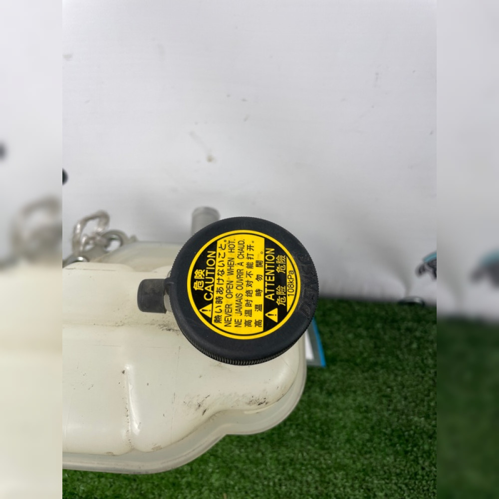бачок расширительный на Toyota Aqua NHP10 1NZFXE, арт. 69234
