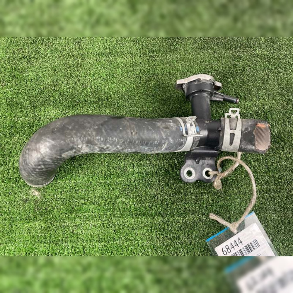 горловина радиатора на Toyota Aqua NHP10 1NZFXE, арт. 68444