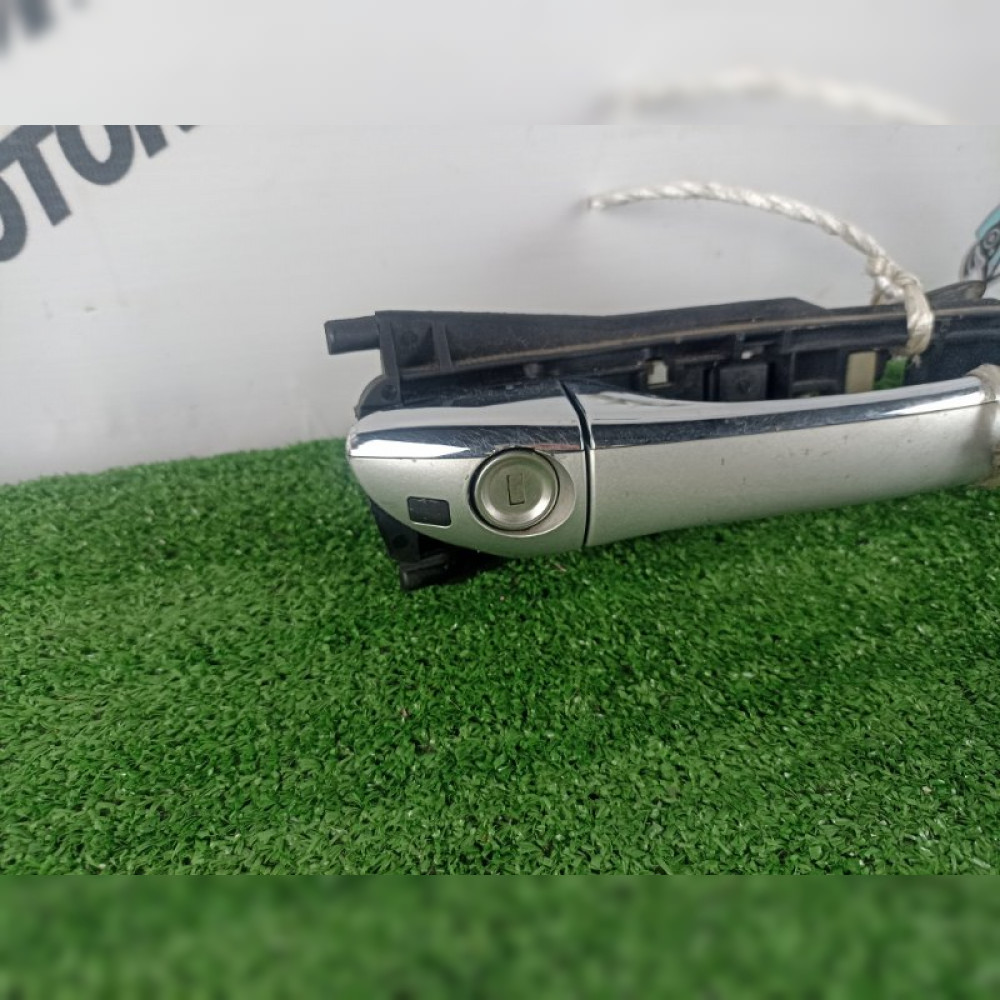 Ручка двери внешняя на Mercedes-Benz C-Class W203 M112 E24, арт. 69449