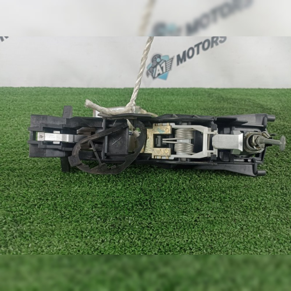 Ручка двери внешняя на Mercedes-Benz C-Class W203 M112 E24, арт. 69449