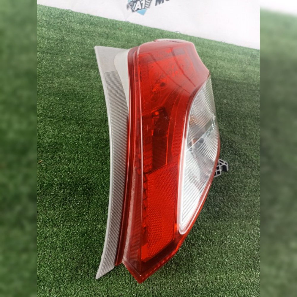 стоп-сигнал на Toyota Vitz NSP130 1NRFE, арт. 70087