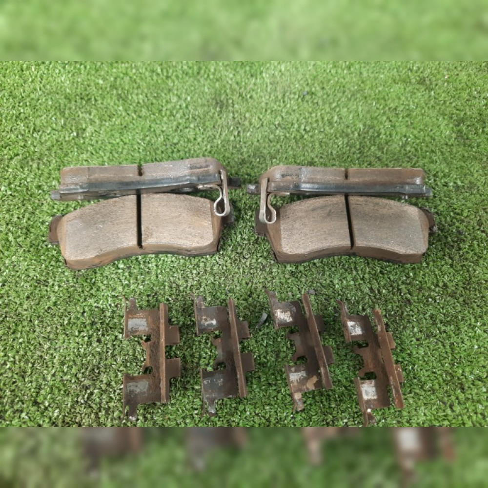 тормозные колодки на Suzuki Cervo HG21S K6A, арт. 72093