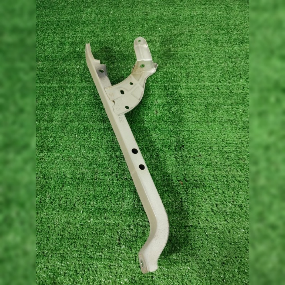 рамка радиатора на Toyota Wish ZNE10 1ZZ-FE, арт. 73973