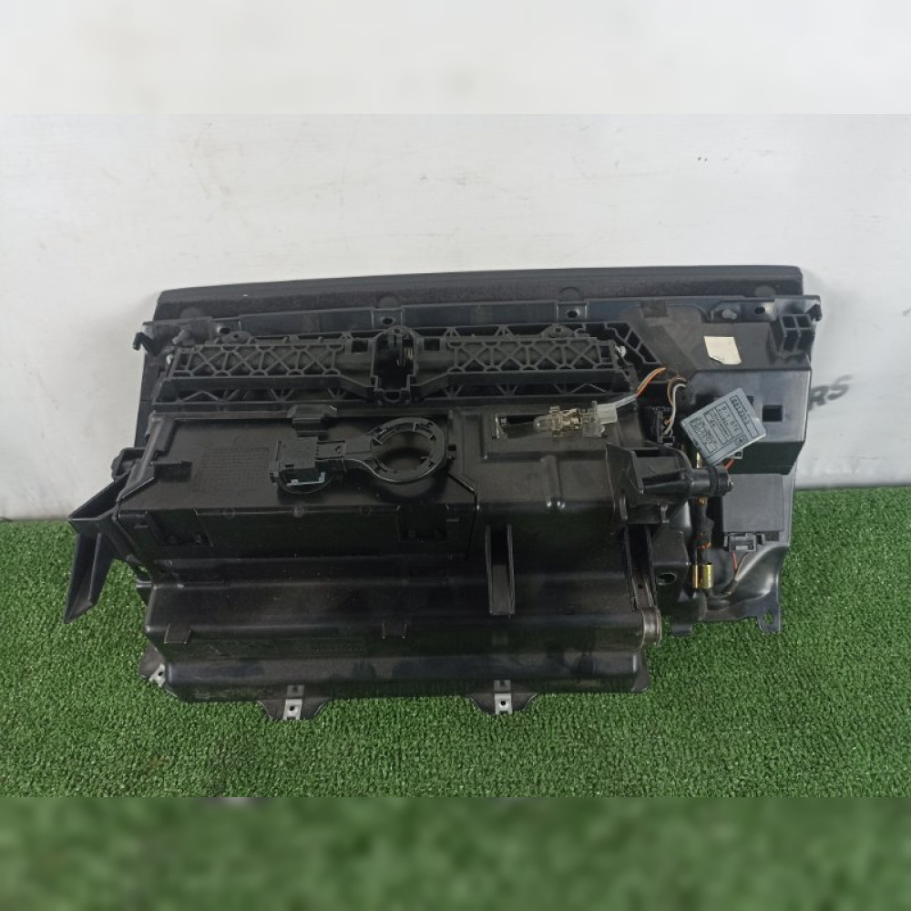 бардачок на BMW 7-Series E65 N62B36, арт. 76766
