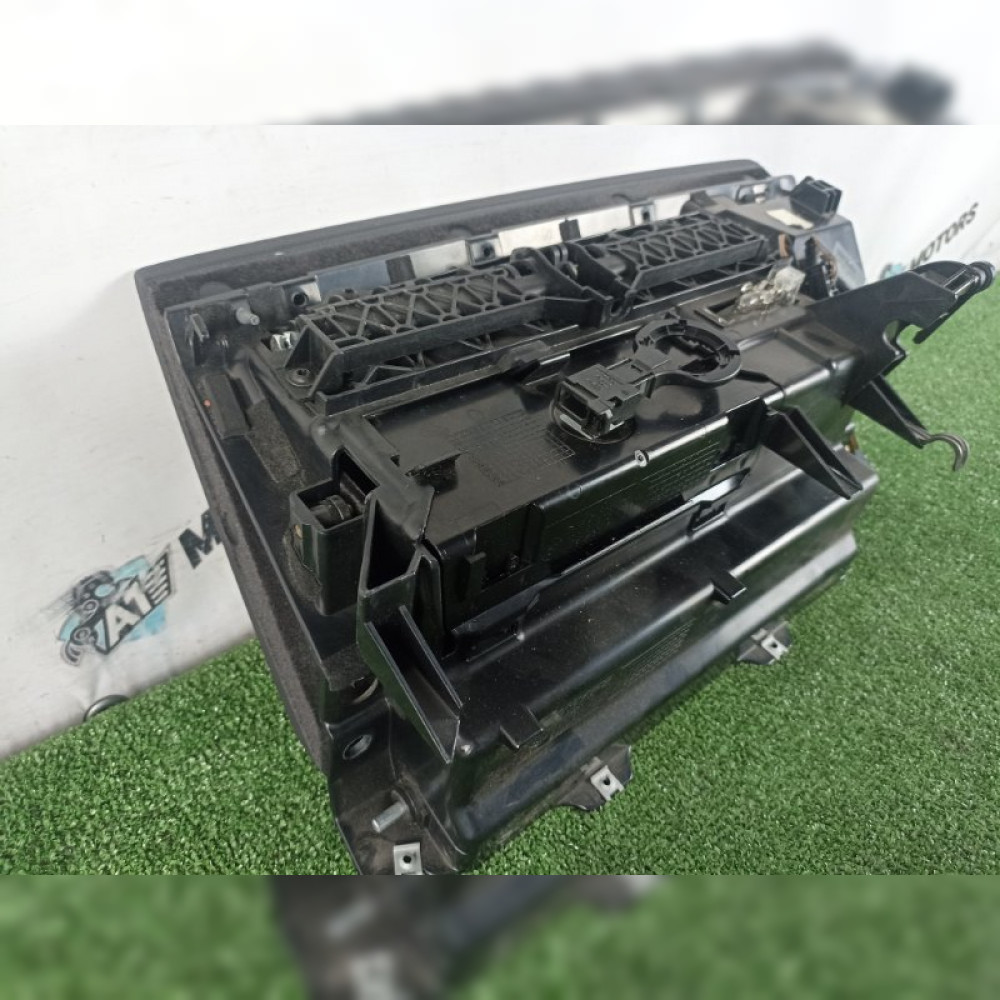 бардачок на BMW 7-Series E65 N62B36, арт. 76766