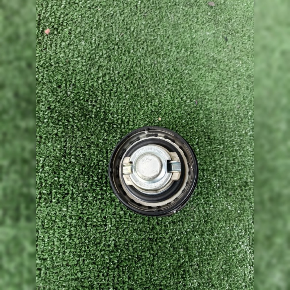 Крышка топливного бака на Mercedes-Benz C-Class W203 M112 E24, арт. 76809