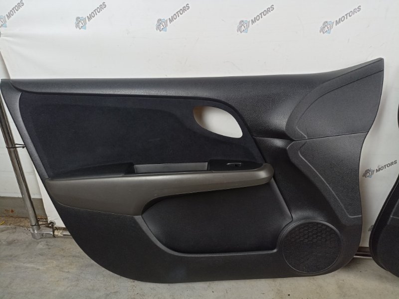 Обшивка двери на Honda Stream RN6 R18A, арт. 77718