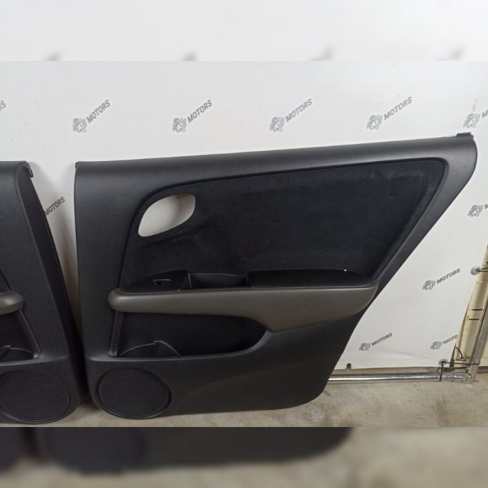 Обшивка двери на Honda Stream RN6 R18A, арт. 77718