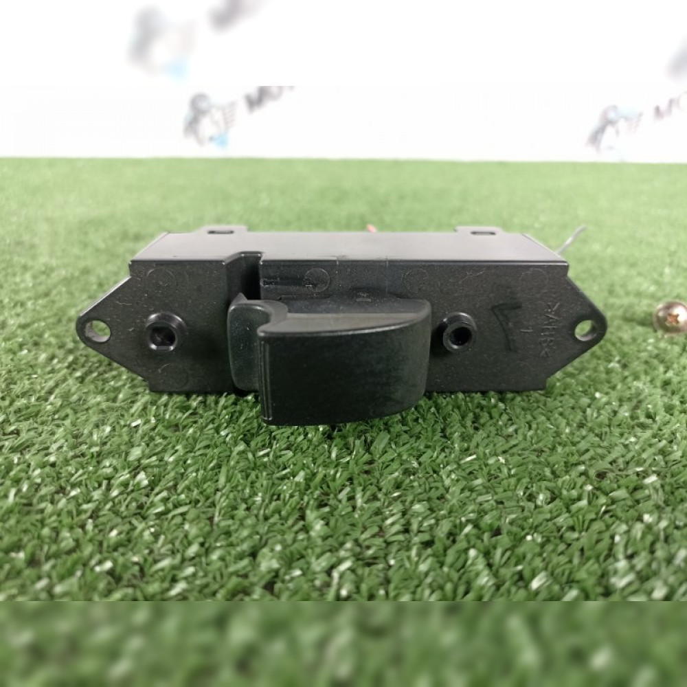 Кнопка стеклоподъемника на Mitsubishi I HA1W 3B20, арт. 78117