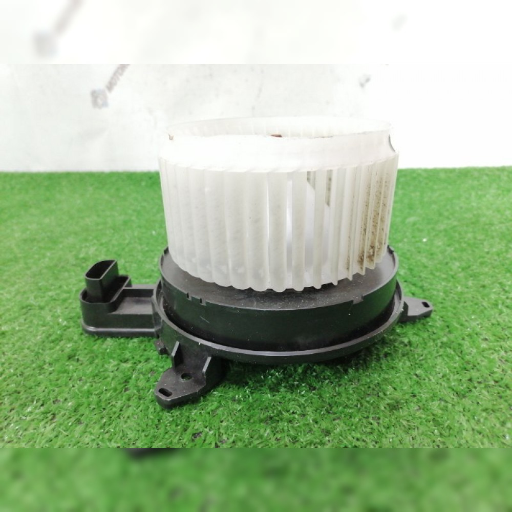мотор печки на Toyota Voxy ZRR80 3ZRFAE, арт. 84184