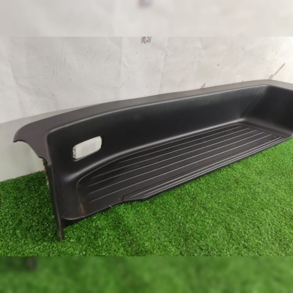 накладка на порог на Nissan Elgrand E51 VQ35DE, арт. 87923
