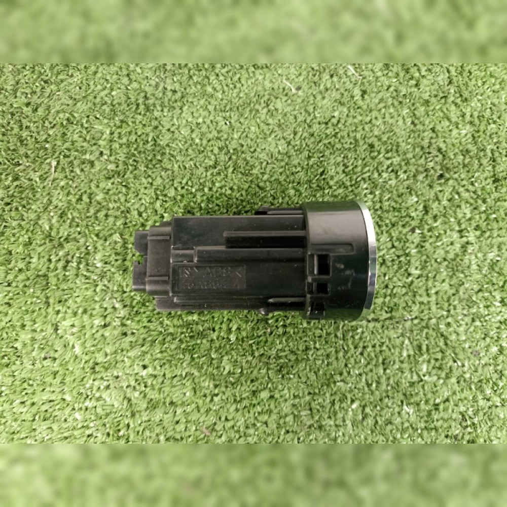 Кнопка старт-стоп на Toyota Ractis NCP100 1NZFE, арт. 91541