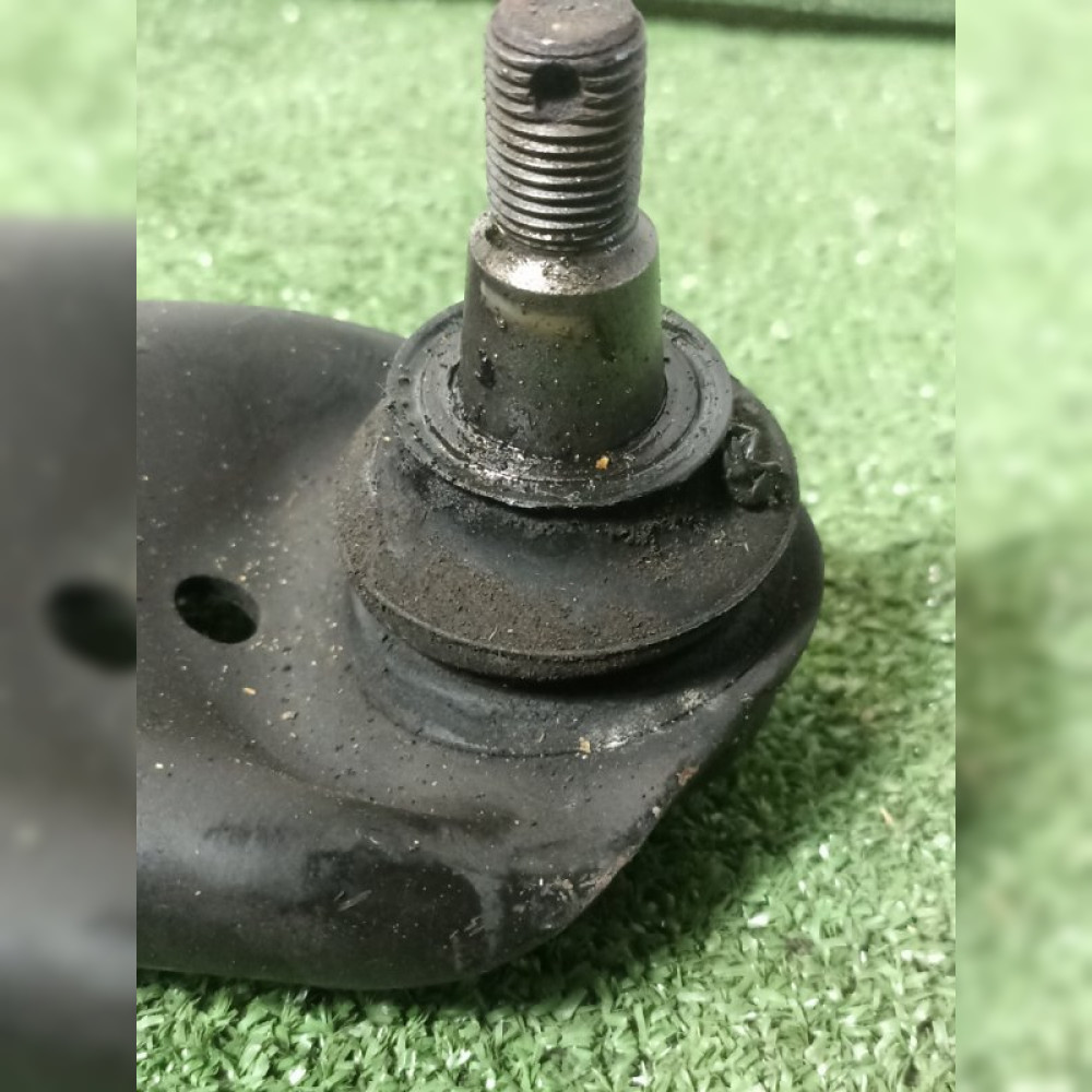 рычаг подвески на Toyota Voxy AZR60 1AZFSE, арт. 90760