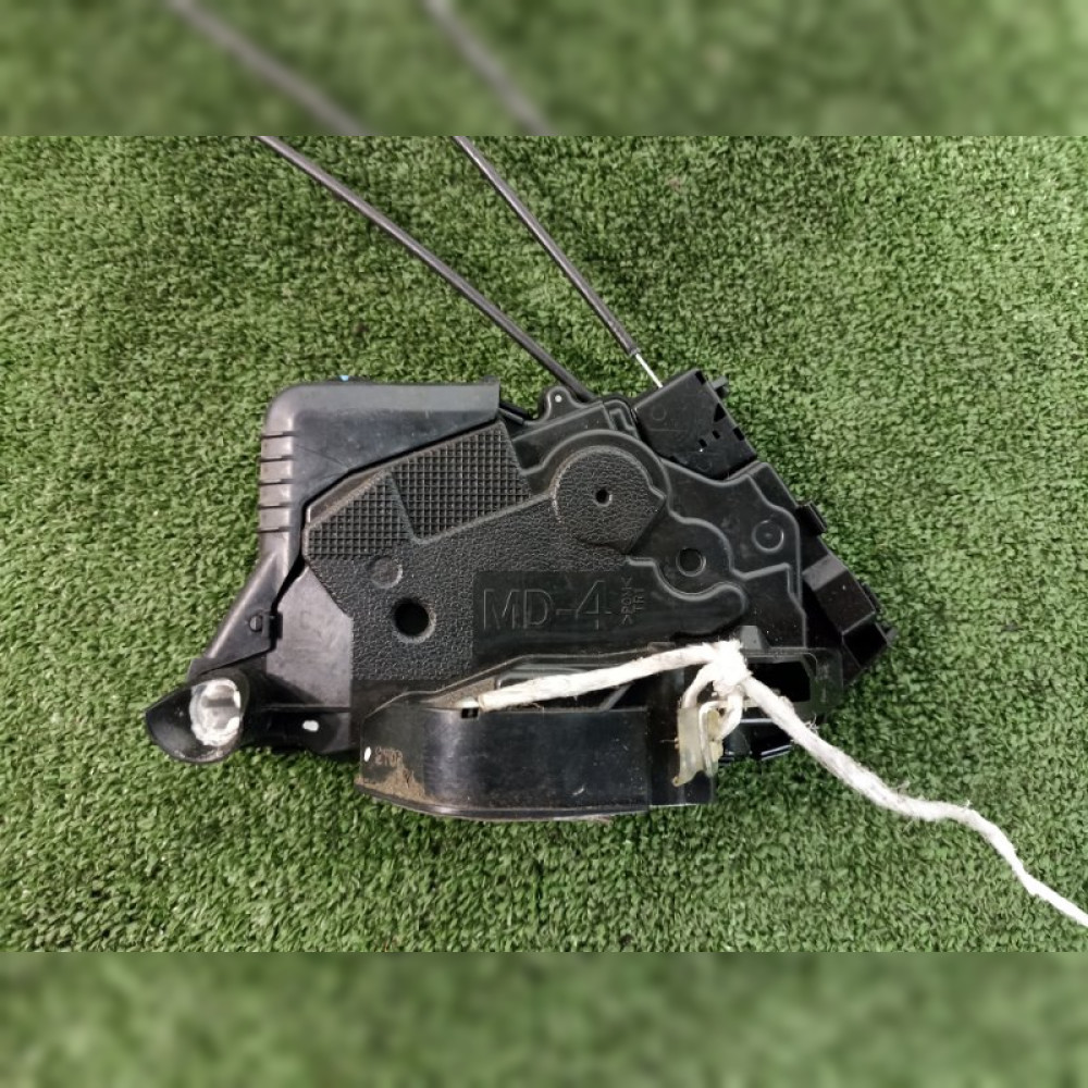 замок двери на Toyota Ractis NCP100 1NZFE, арт. 91071