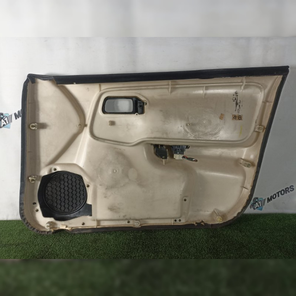 Обшивка двери на Nissan Primera P11 SR18DE, арт. 92020