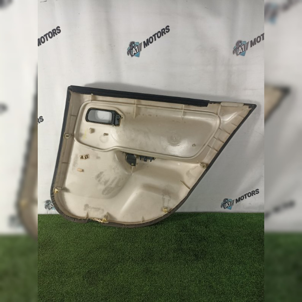 Обшивка двери на Nissan Primera P11 SR18DE, арт. 92020