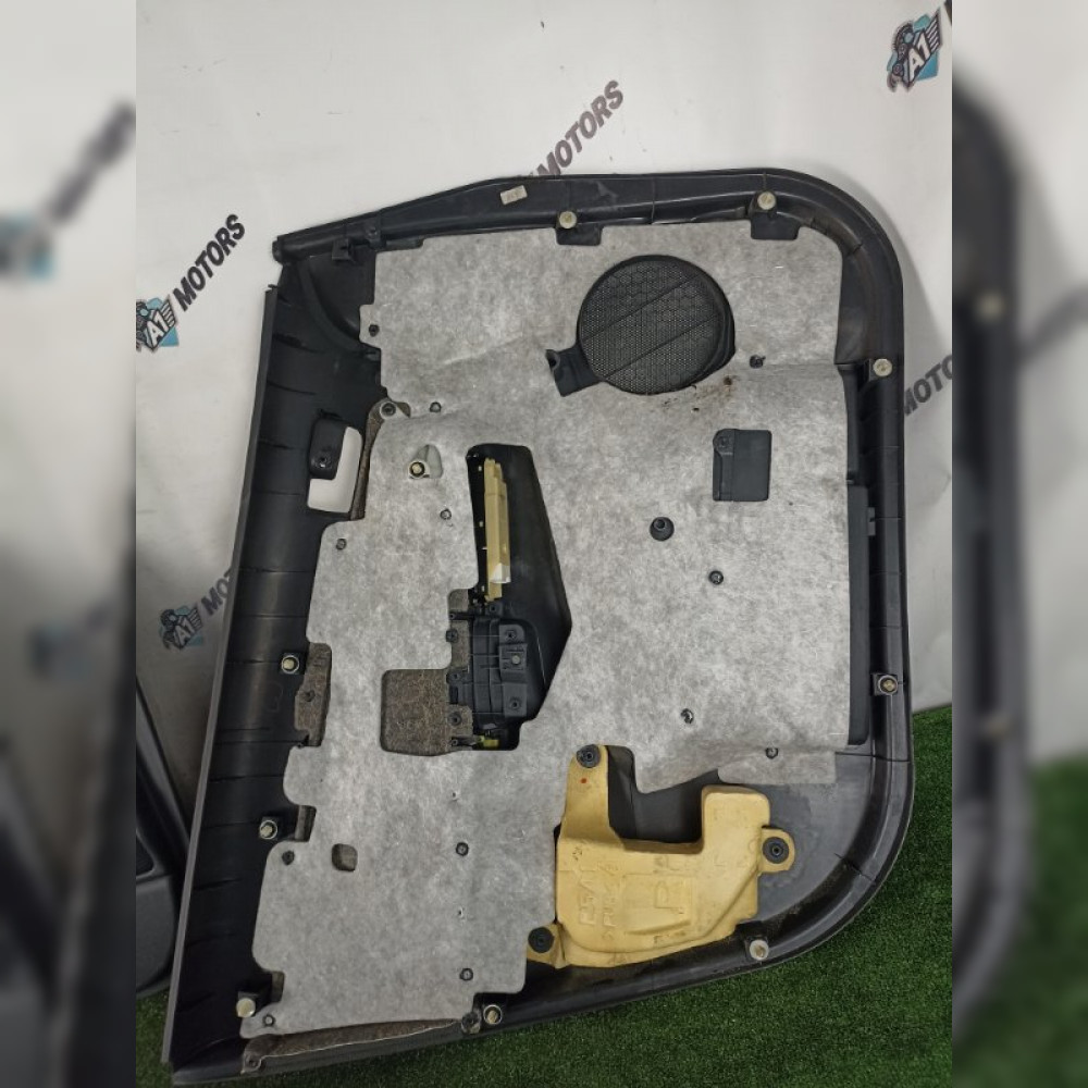 Обшивка двери на Toyota Wish ZNE10 1ZZ-FE, арт. 92529